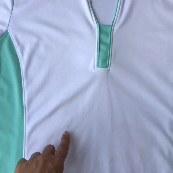 Like new! - IZOD Golf {BUNDLE} Athletic Short Sleeve & Sleeveless Tops - Picture 5 of 13